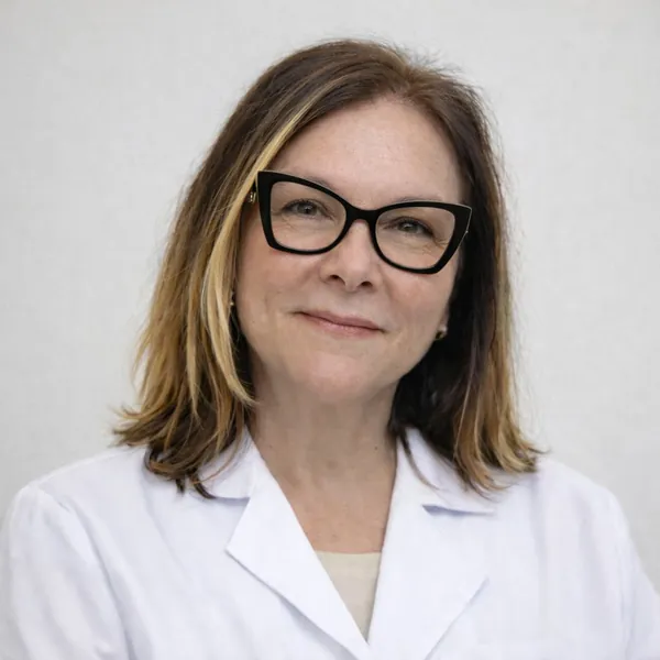 Dra. Maria Cecília Campedelli — Médica CRM-SP 59521
